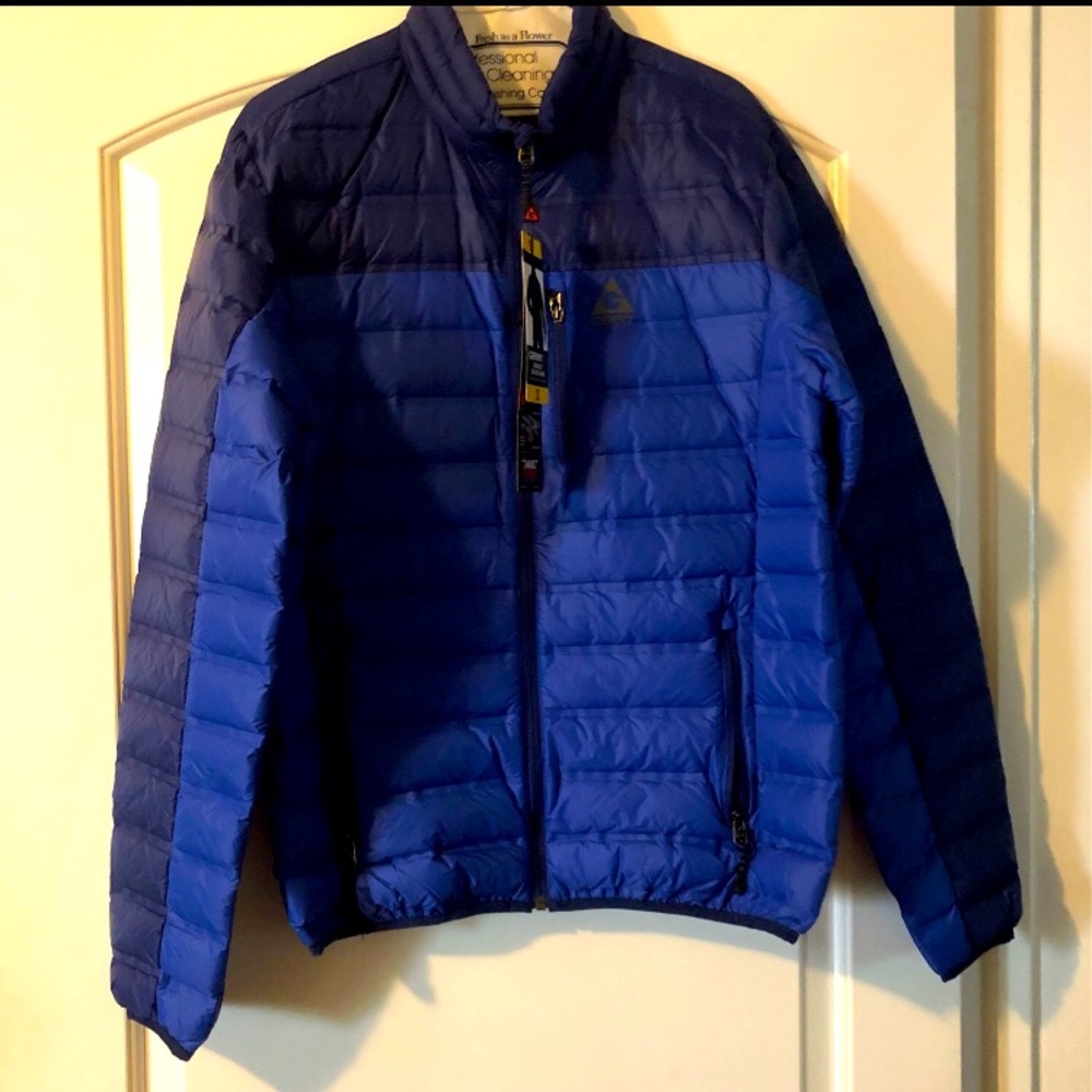 It’s a new Jacket it’s size small